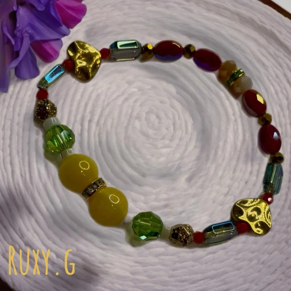 Multicolor Beaded Bracelet Set - Picture 5 of 12